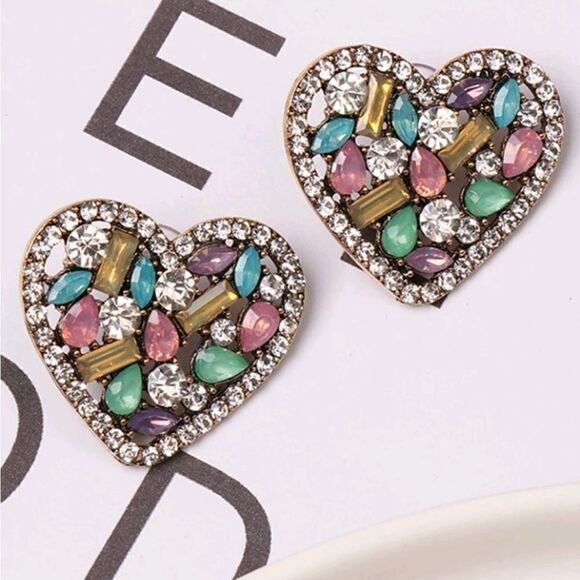 Crystal Diamond Heart Stud Earrings NEW - Picture 4 of 5